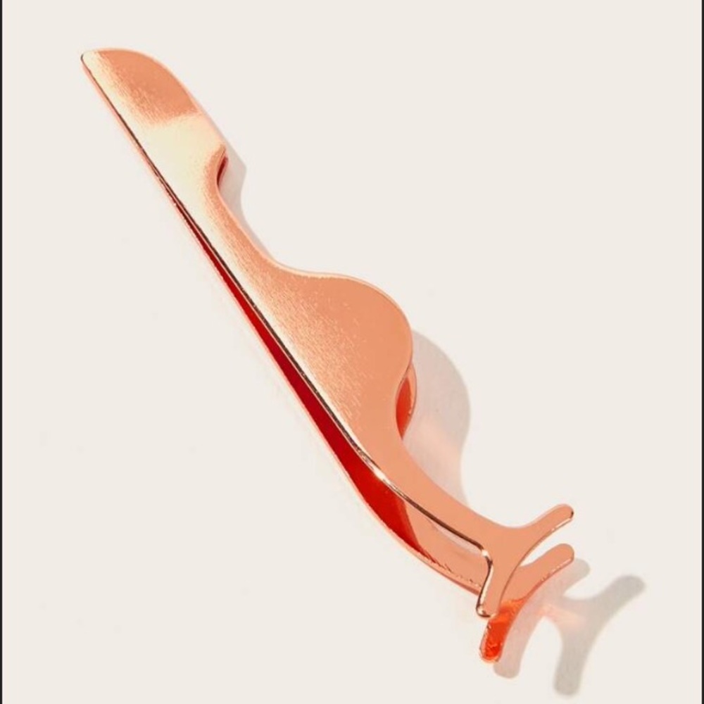 ($1) Gold Eyelash Tweezers